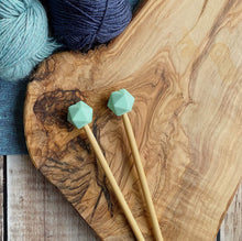 Load image into Gallery viewer, Silicone needle protectors in mint